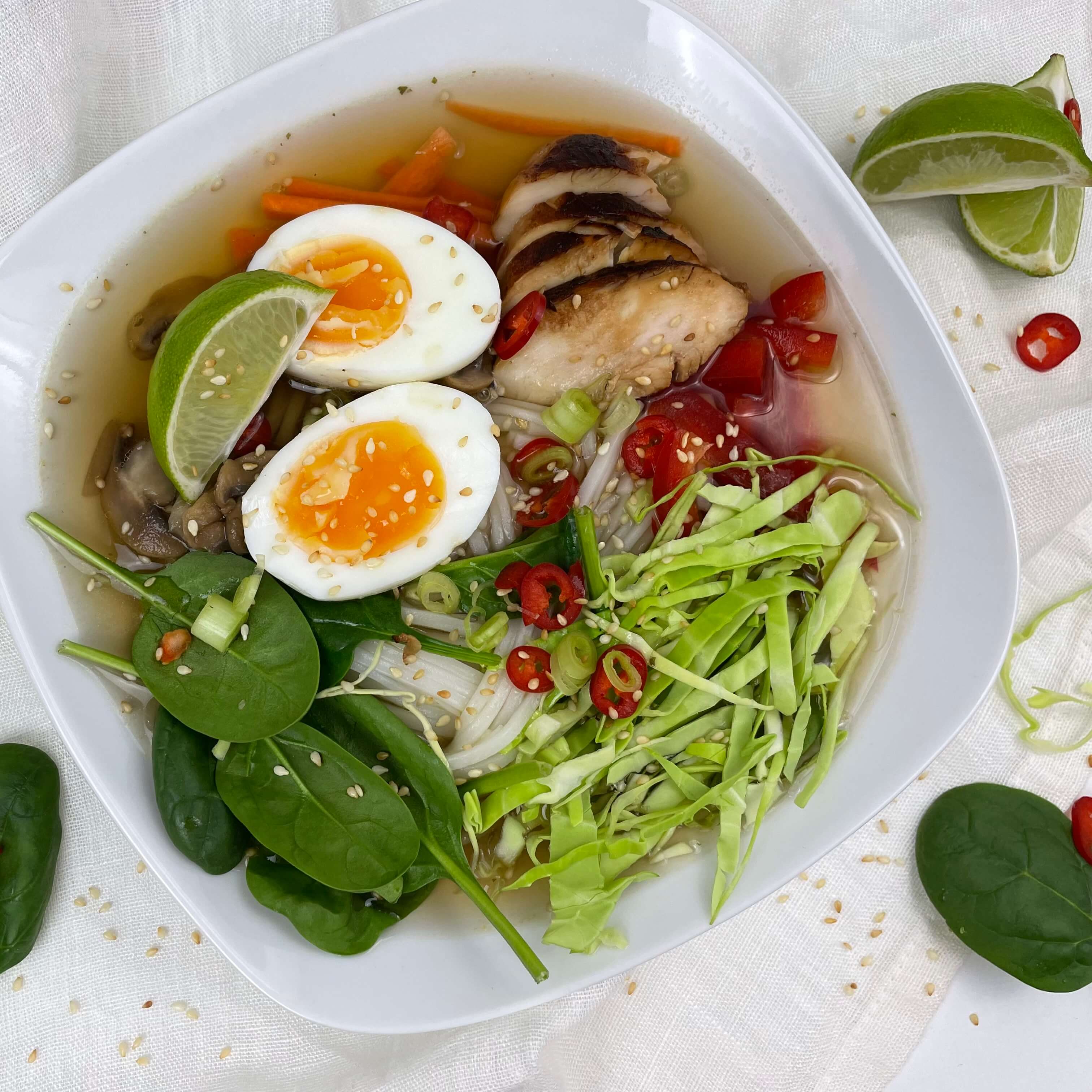 ramen-med-kylling-og-grøntsager